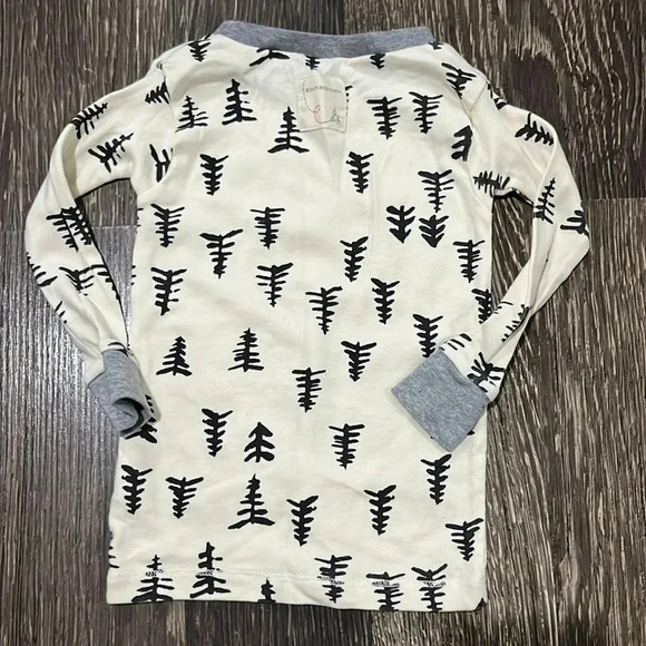Burt’s Bees baby pajamas 12 months - Picture 3 of 5